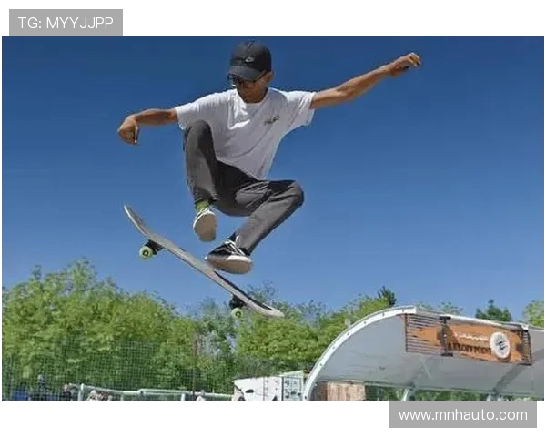 北京极限运动队在世界滑板锦标赛中的默契配合与精彩表现分析