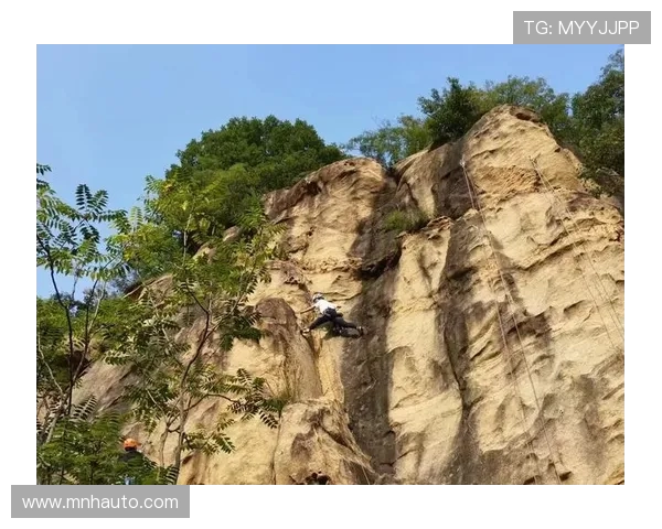 攀岩新手必看:从零开始的比赛经验与技巧全攻略 攀岩新手必看:从零开始的比赛经验与技巧全攻略