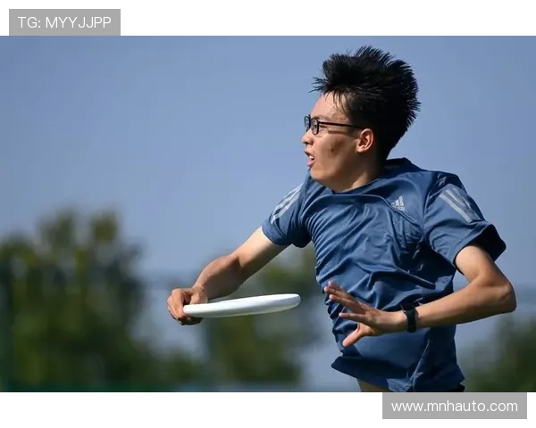 深圳飞盘队在攀岩联赛中以64分高居积分榜首位 深圳飞盘队在攀岩联赛中以64分高居积分榜首位